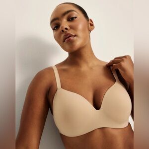 Knix Wingwoman Contour Seamless Wireless Bra in Soft Beige Warm Sand Size 38C